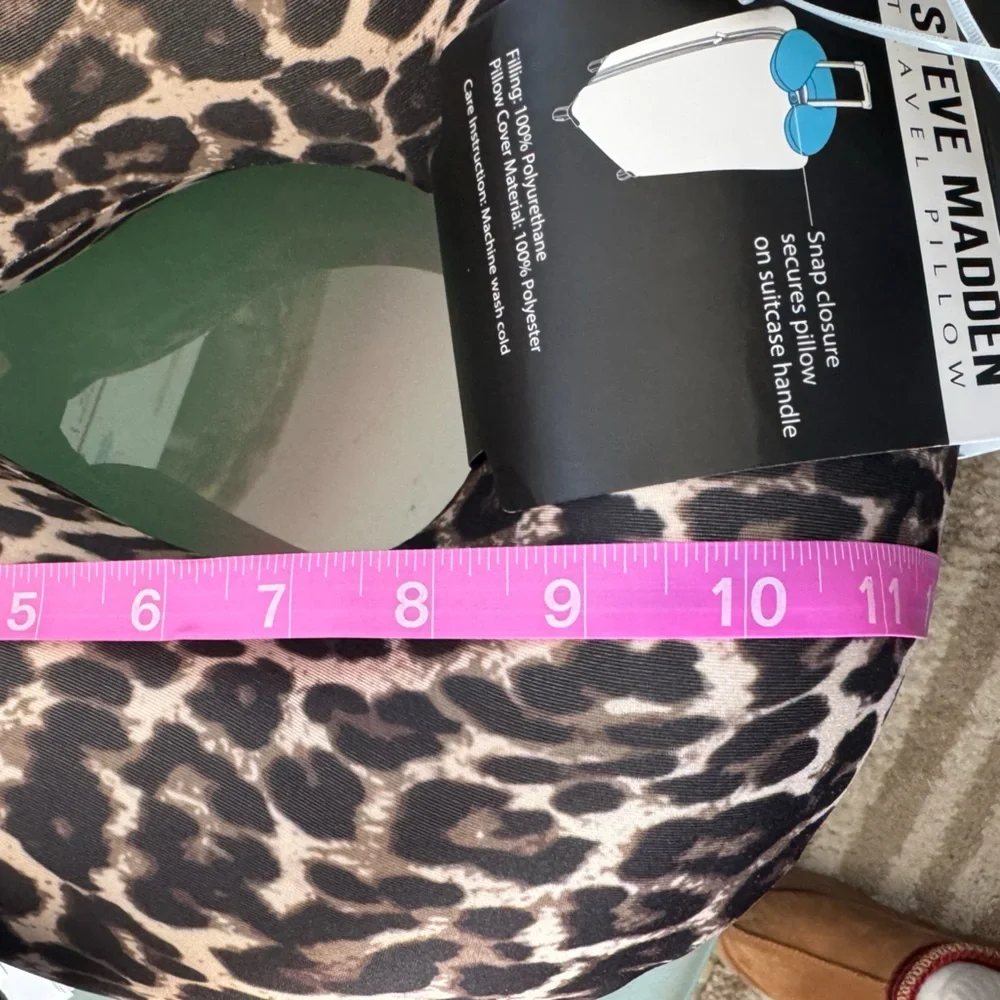 STEVE MADDEN cheetah backpack,neck pillow & luggage tag! 🤎🖤Travel in style 🖤🤎